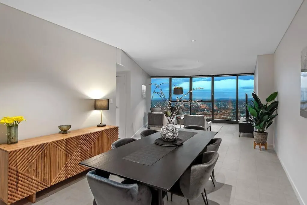 Skyhigh Style ~ 2Bed/2Bath/1Car/Views! ~ Cbd Apartment Brisbane