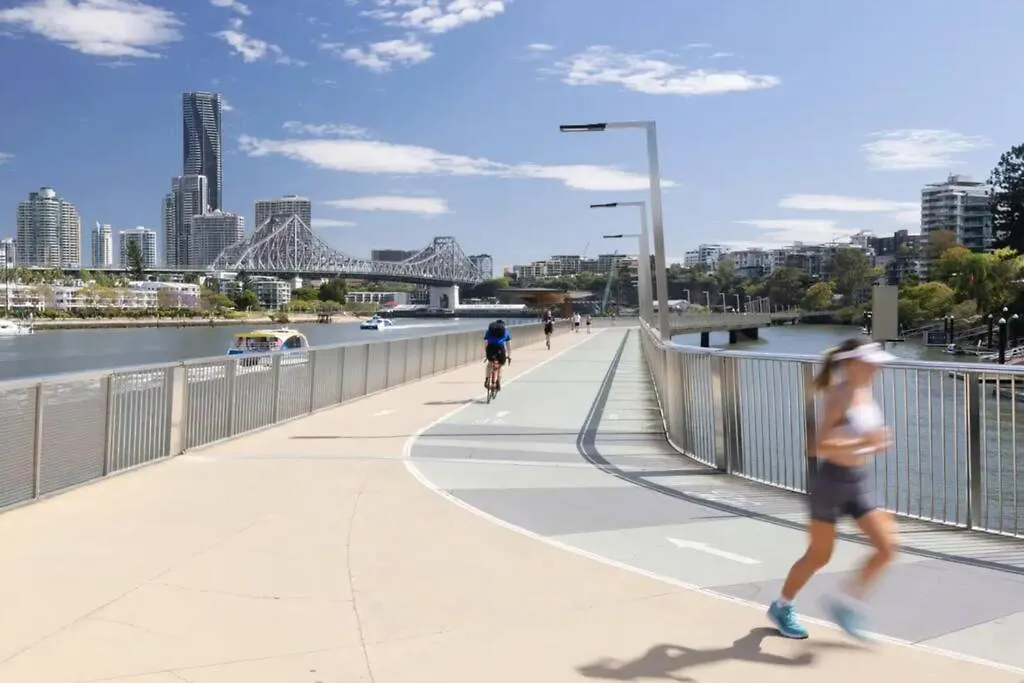 Skyhigh Style ~ 2Bed/2Bath/1Car/Views! ~ Cbd Apartment Brisbane Australia